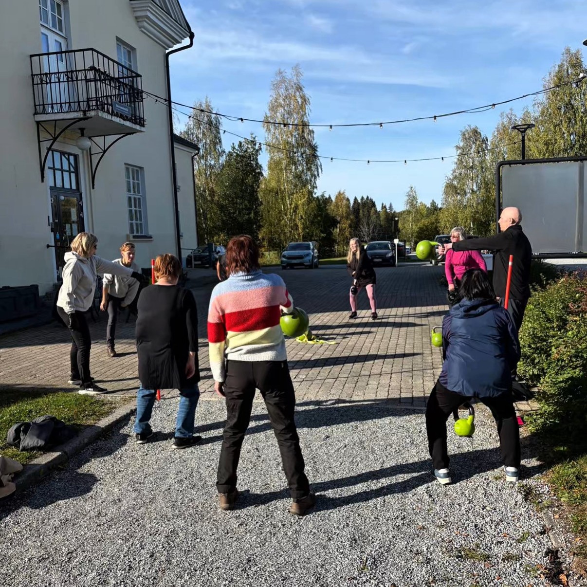 Pielispakarin väki liikkui ja virkistyi Hyvärilässä